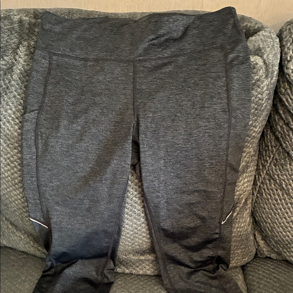 Xersion Charcoal capri length Leggings